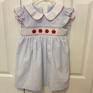 Stitchy Fish Apple Smocked dress size 6 girls